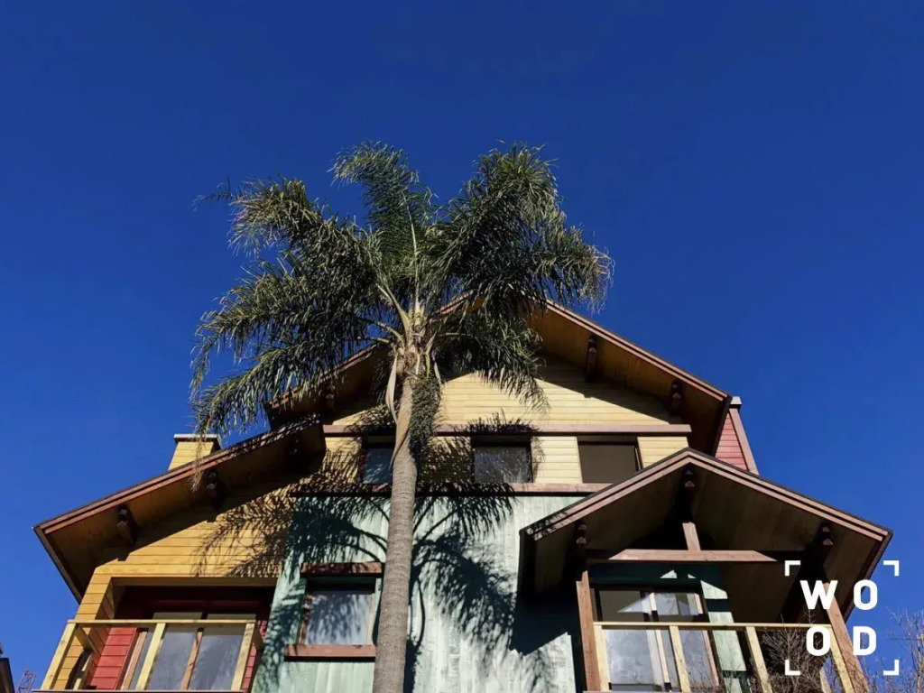 Wood Hotel