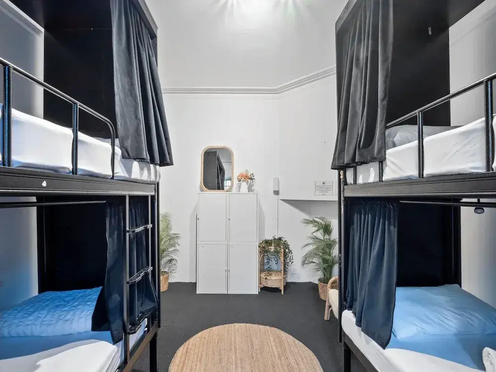 Potts Point Budget Stay - Near Kings Cross Station - Self Check-in