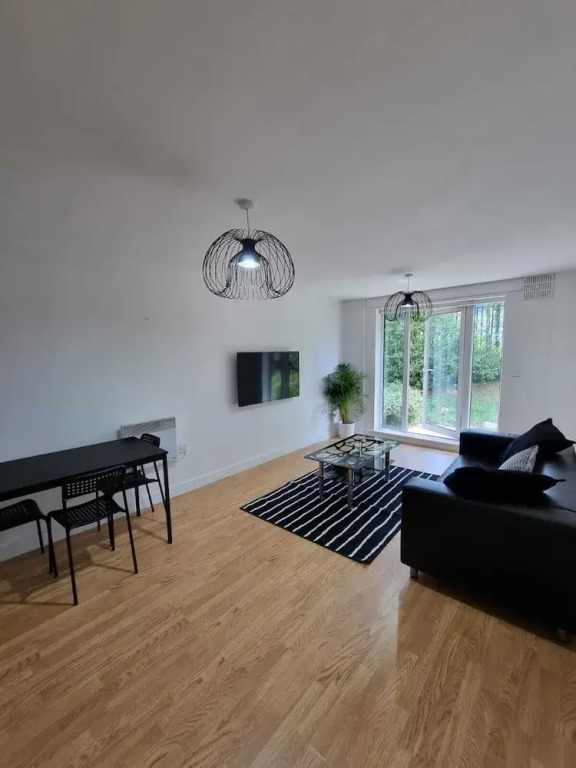 London City Stays - Modern 2 Bedroom Apartment With Free Parking AND GYM Access