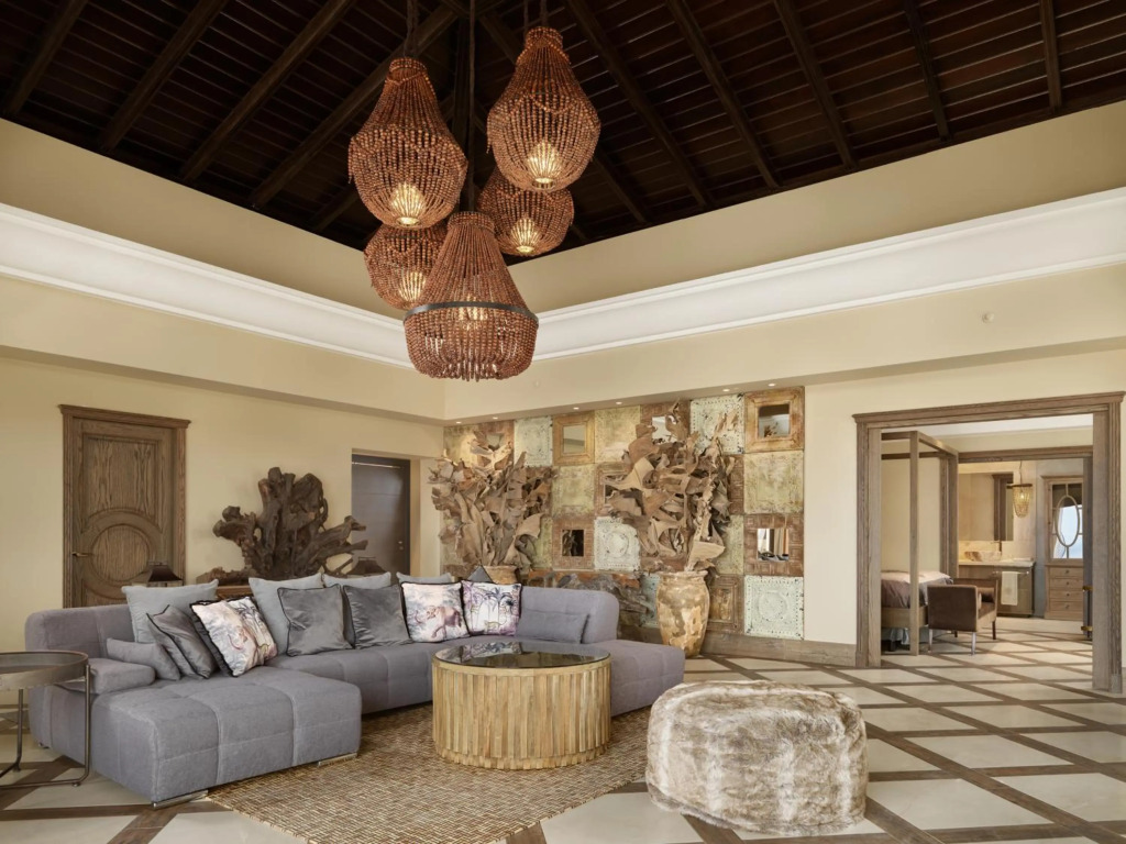 Royal River, Luxury Hotel