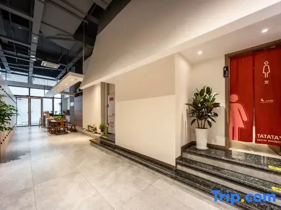 TATATA Youth Hostel