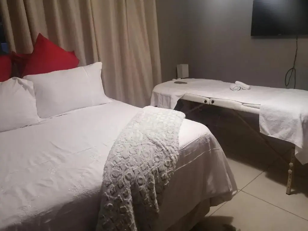 Warmbaths Thai Spa and Guest House