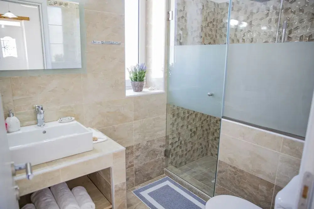 Haraki Stone Apartments