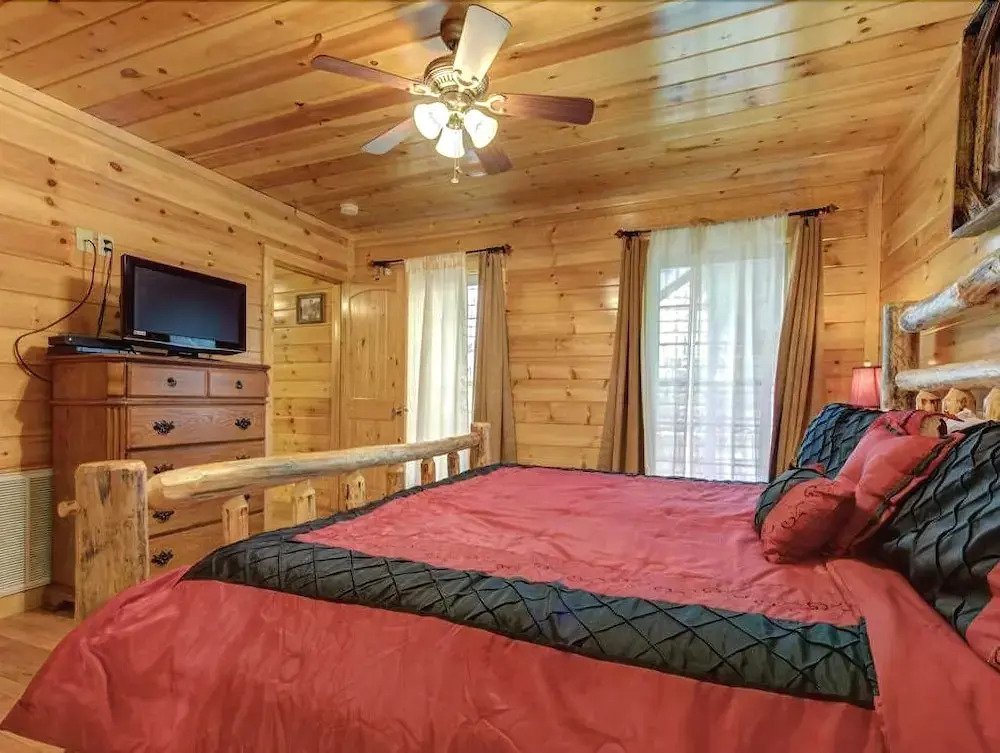 Love Shack - One Bedroom Cabin