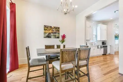 3BR Loft on Carondelet by Hosteeva
