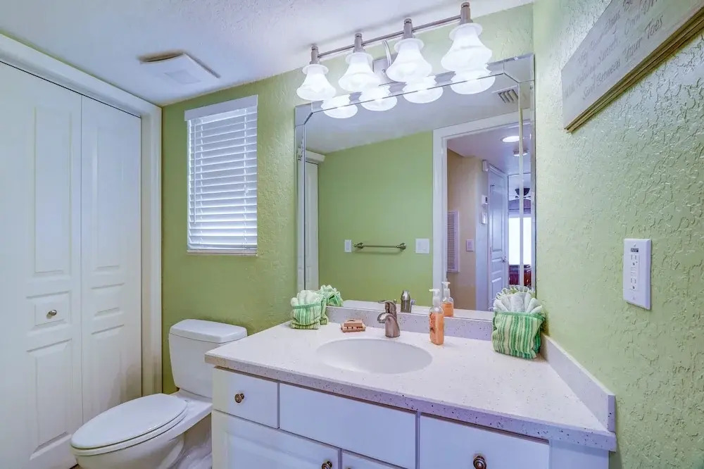 New Listing! Beachfront Bliss W/ Stunning Views 3 Bedroom Townhouse