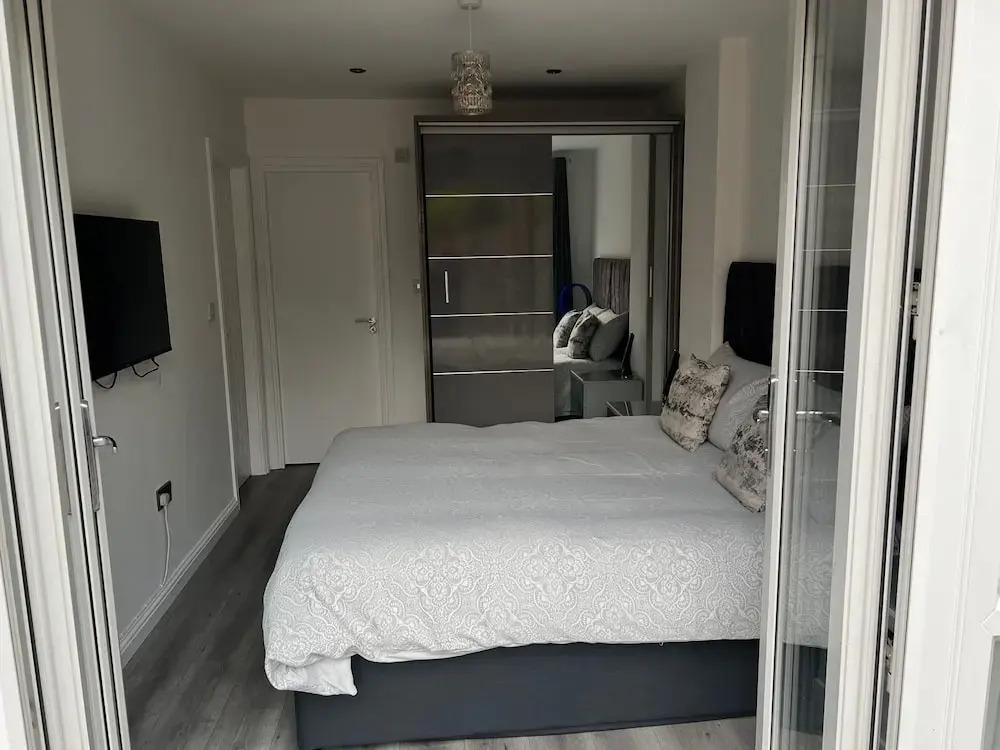 Private 1 Bedroom Apartment - Edinburgh - Sleeps 2