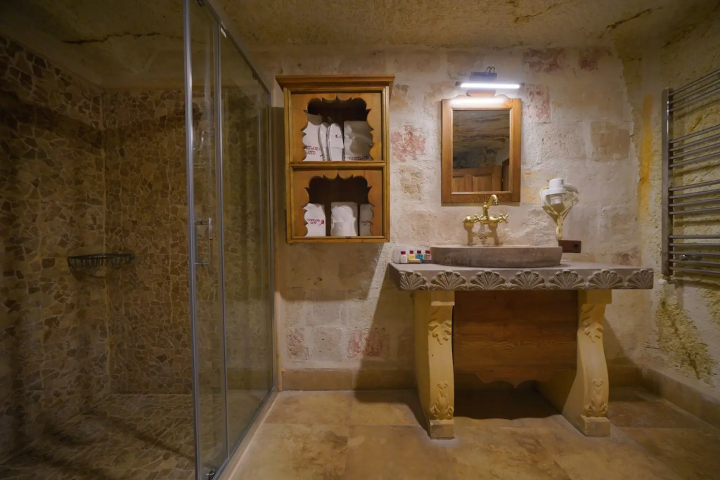 Fairyland Cave Hotel
