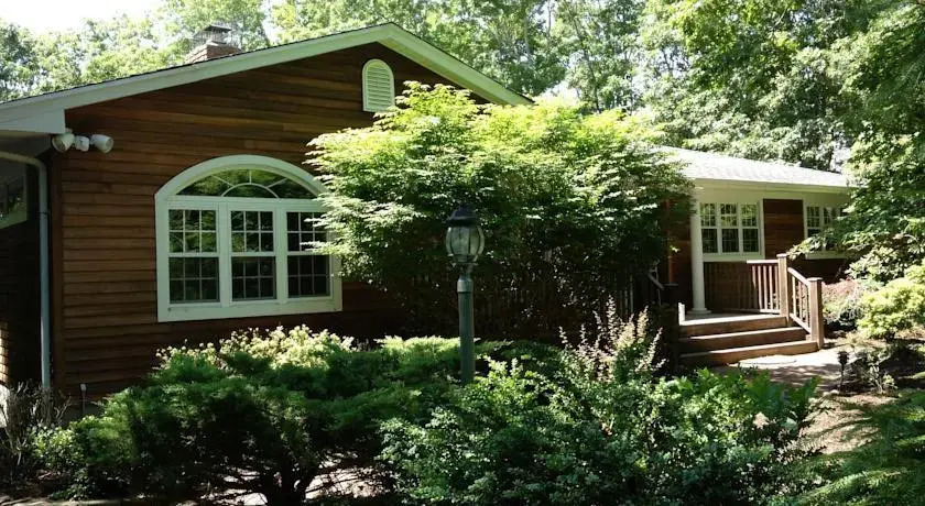East Hampton Art House Bed and Breakfast