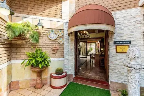 Palm Lodge