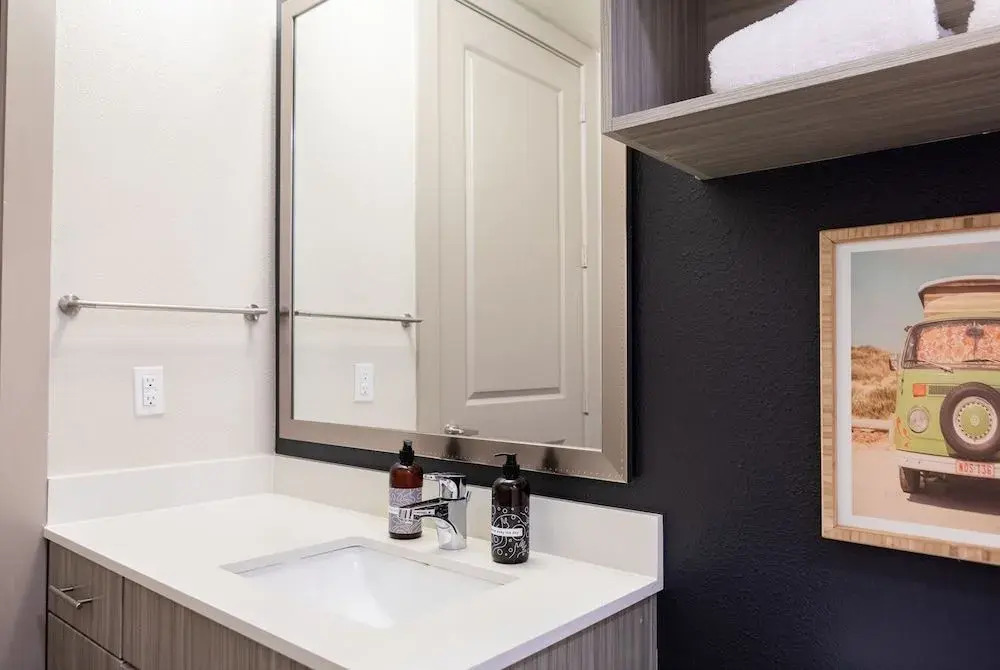 WanderJaunt -- Luxe East Austin Apartments