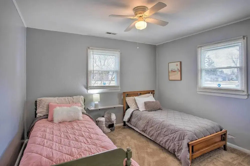 8 Mi to Lake Eerie & Dtwn Toledo! Peaceful Cottage