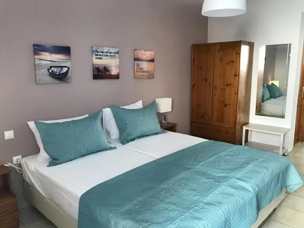 Artemis Rooms - Beach at Your Doorstep