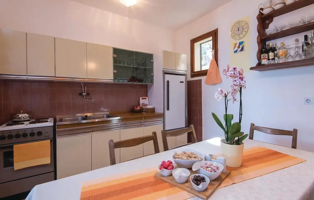 Stunning Home in Crkvice With Wifi and 3 Bedrooms