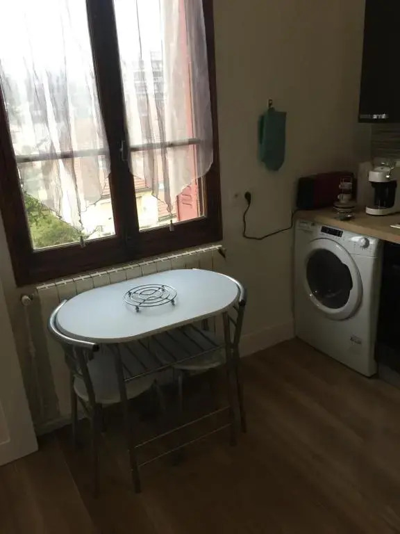 Beau studio meublé 25m2 avec parking