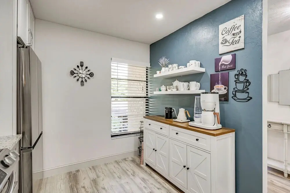 4 Mi to Beach! Naples Snowbird Nest w/ Pool Access