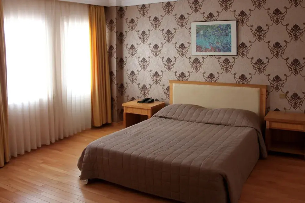Rena Hotel