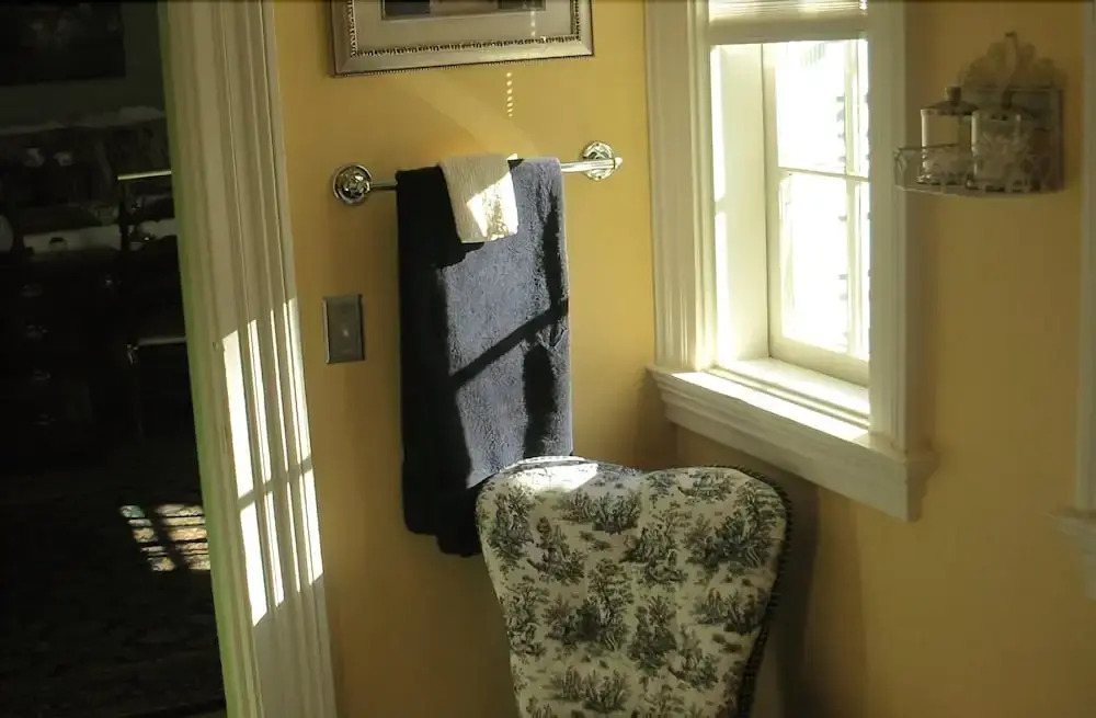 A B&B at The Edward Harris House Inn