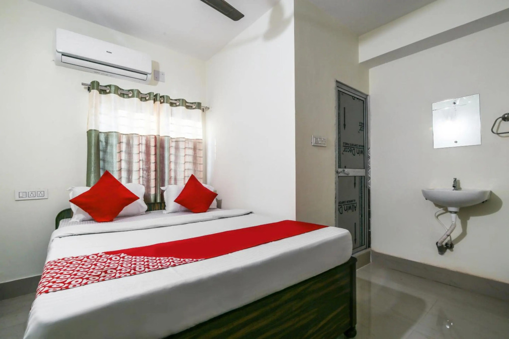 Flagship 70422 Hotel Lokenath