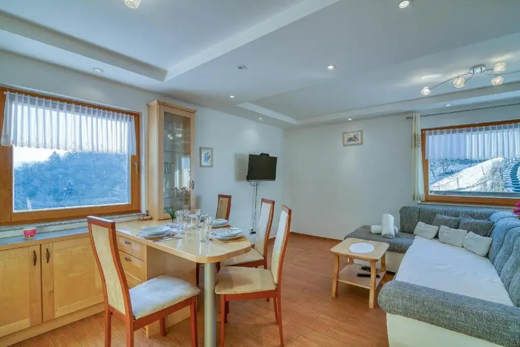 Pool & Wellness Chalet Sunshine - Happy Rentals