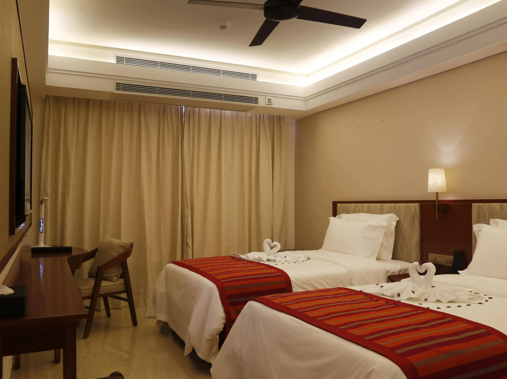 Отель Sanya Seacube Holiday