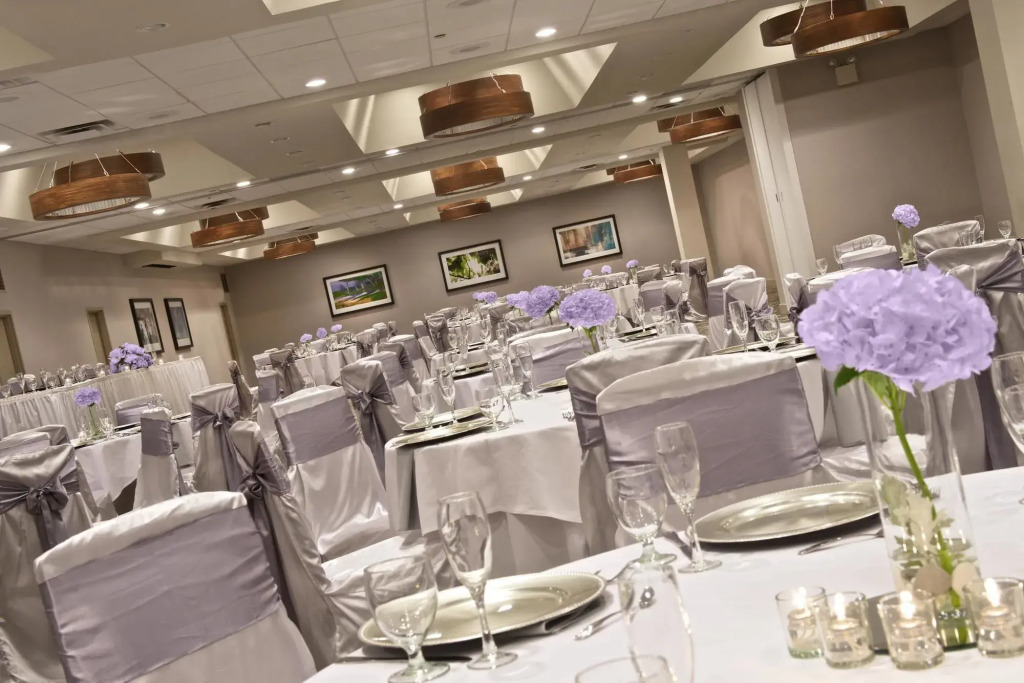 Embassy Suites by Hilton Cincinnati Northeast - Blue Ash