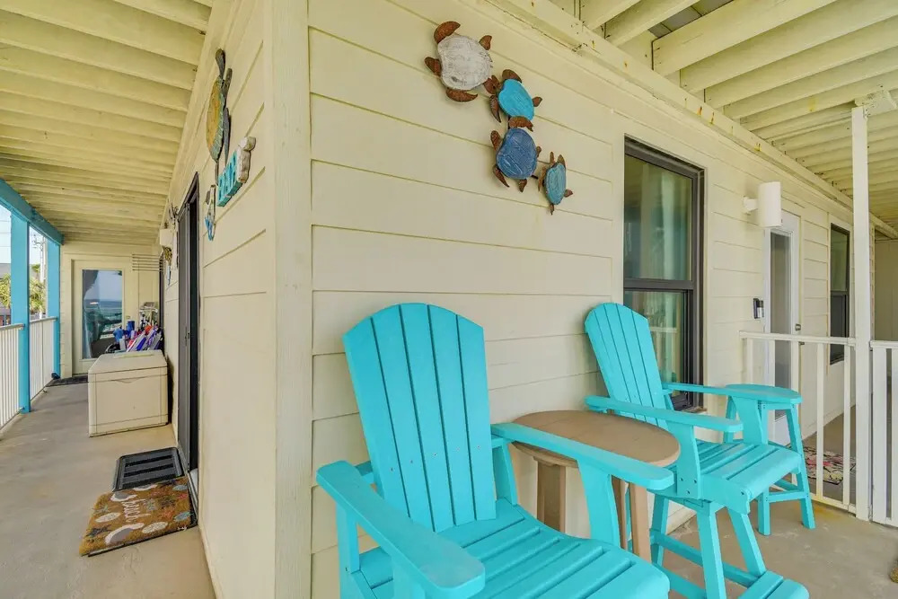 Balcony w/ Pool & Beach Views: Gulf Shores Condo!