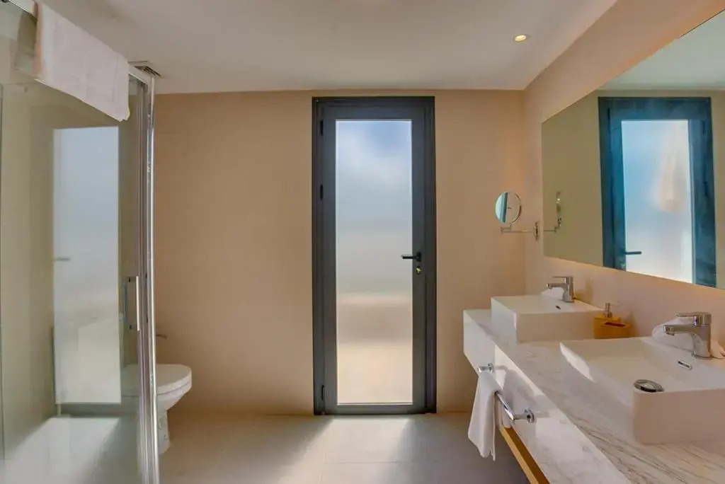 Private Picuzzi in New Penthouse Los Corales, 403