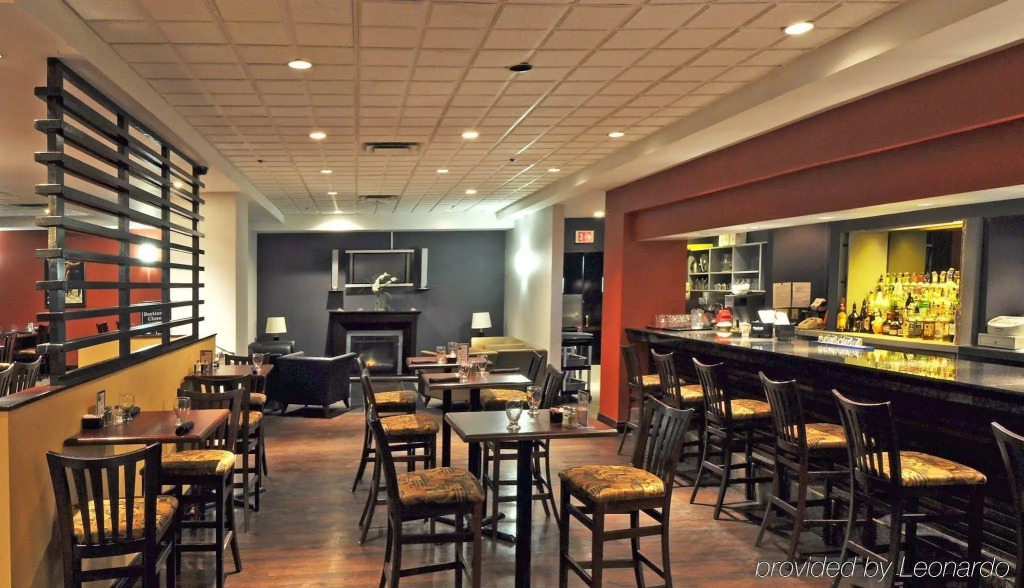 Four Points by Sheraton Windsor Downtown