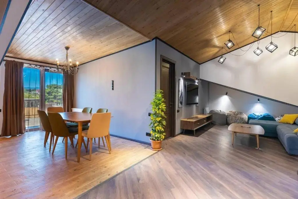 3BR apt w huge terrace & magnificent views