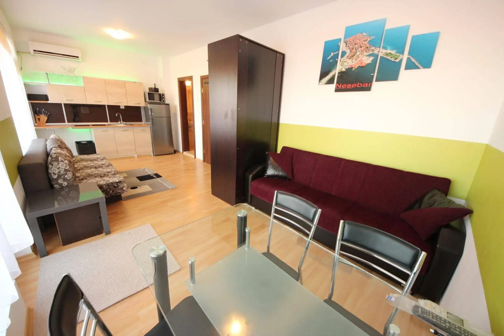 Apartment in Sunny Day 6