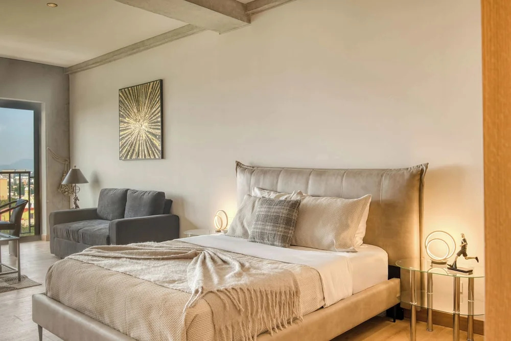 Stunning 1 BR Condo - Alameda Central - Downtown