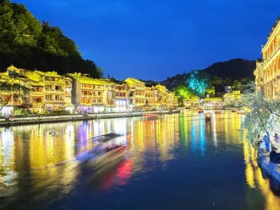 Phoenix Mandu River View Homestay