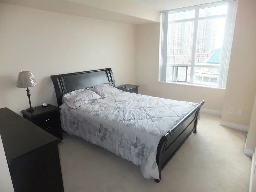 Sarkar Suites - 310 Burnhamthorpe Road