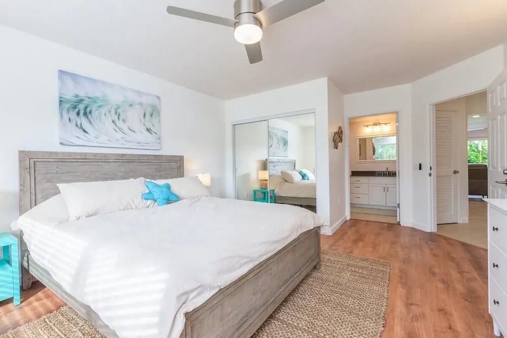 Emmalani 423 1 Bedroom Condo by RedAwning