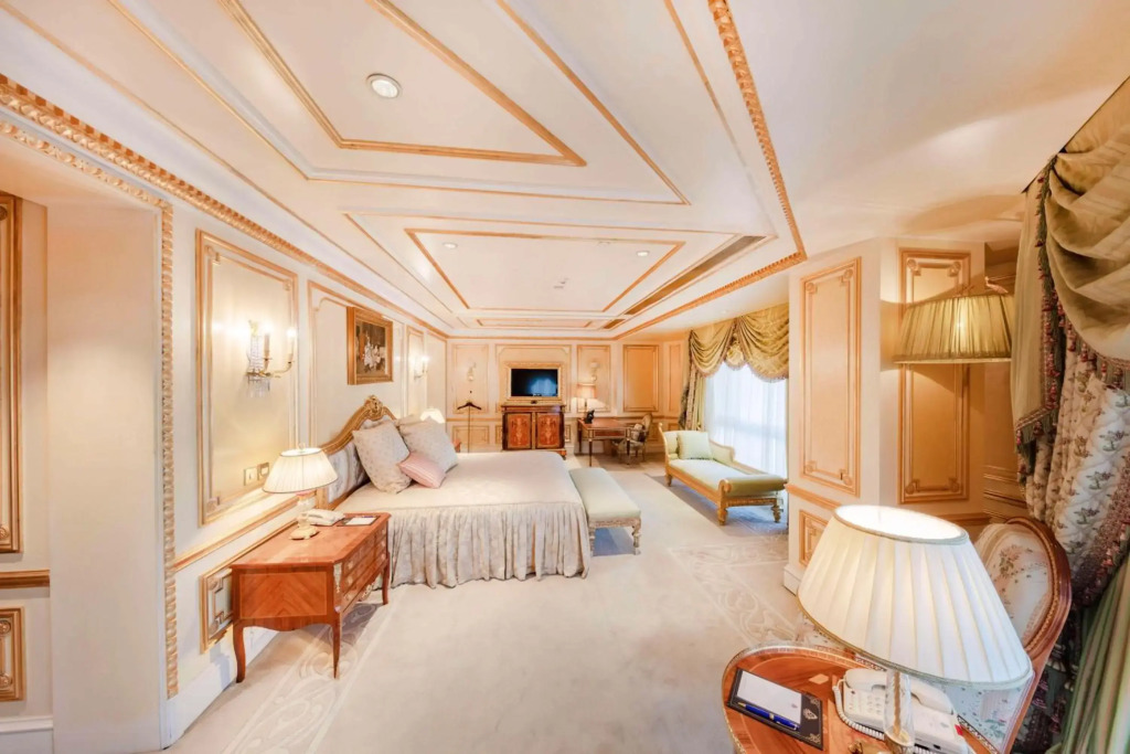 Отель Legendale Hotel Beijing
