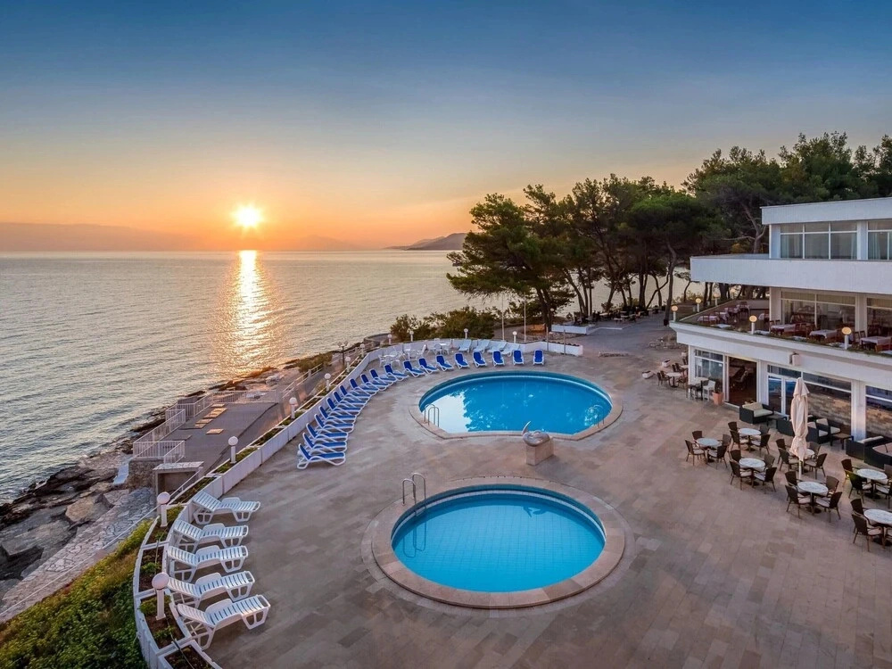 Elegant Resort Stay for 4 in Jelsa