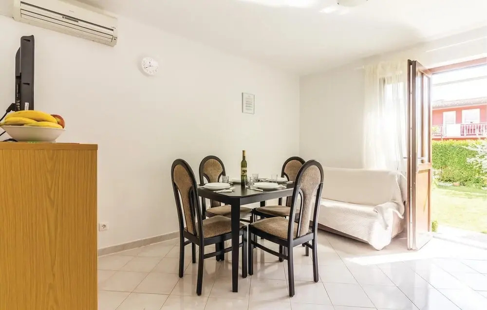 Stunning Home in Fazana With Wifi and 2 Bedrooms