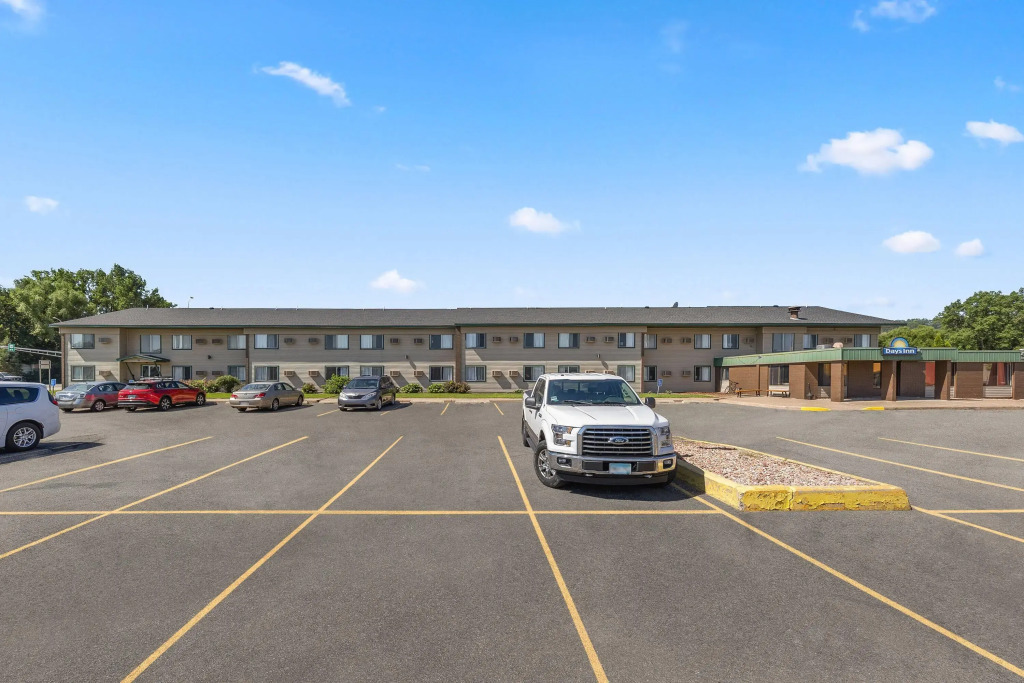 Days Inn by Wyndham Winona