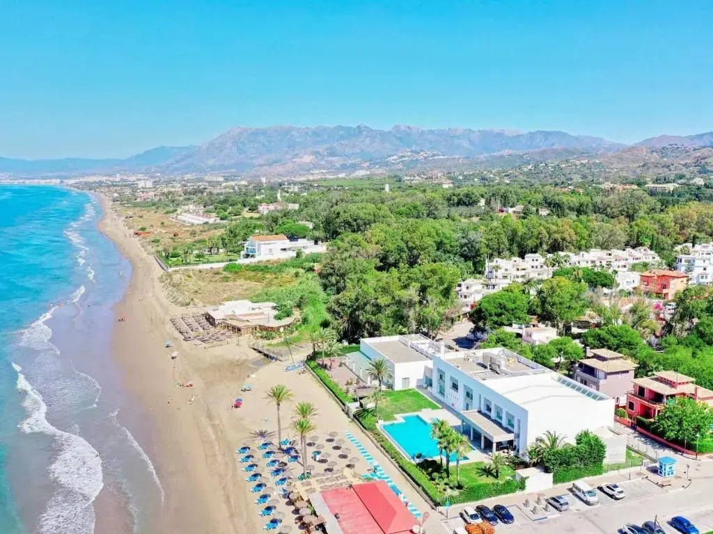 1093 modern beach apartment , huge terrace , bbq