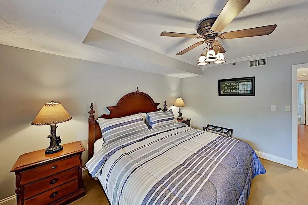 Luxe Creekside End Unit W/ Pool - Walk Downtown! 2 Bedroom Condo
