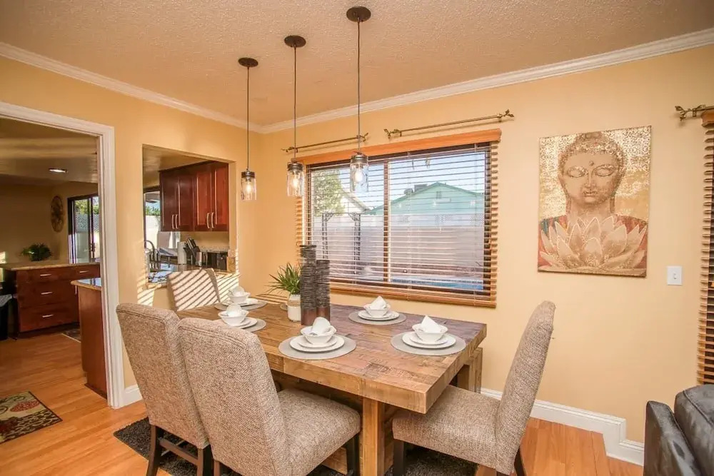 Palm Tree Paradise Luxurious 4 Bd Sleeps 16!