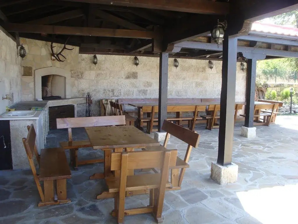 Guest House Black Lom