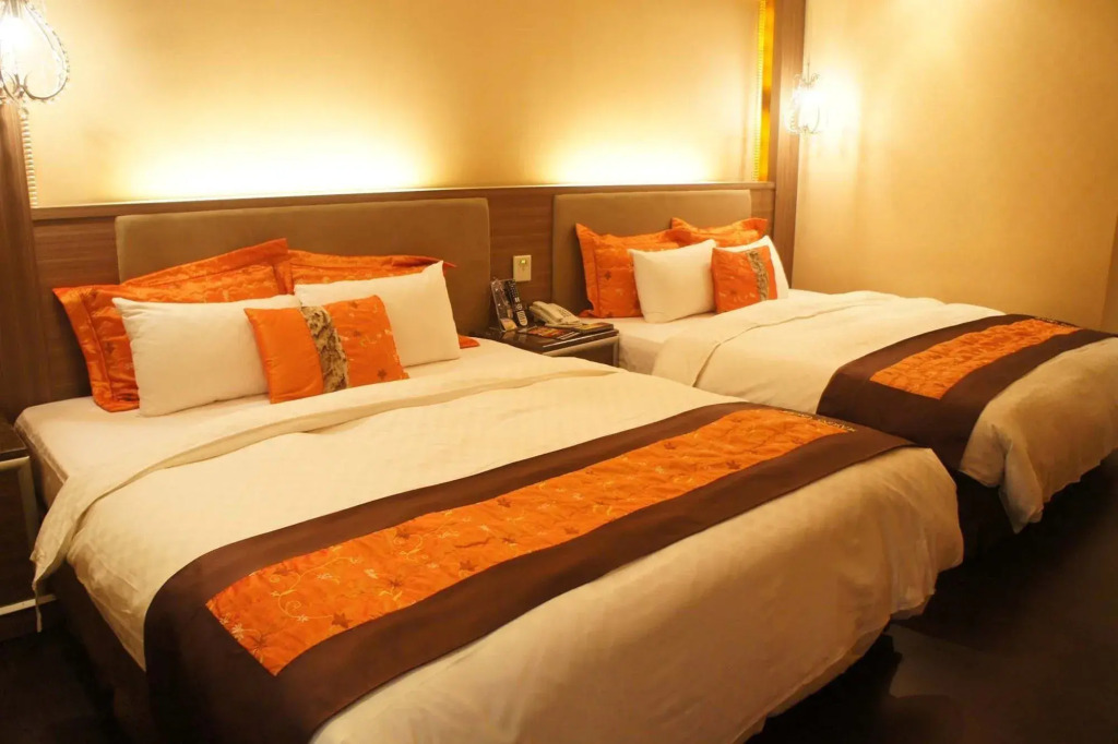 R7 Hotel