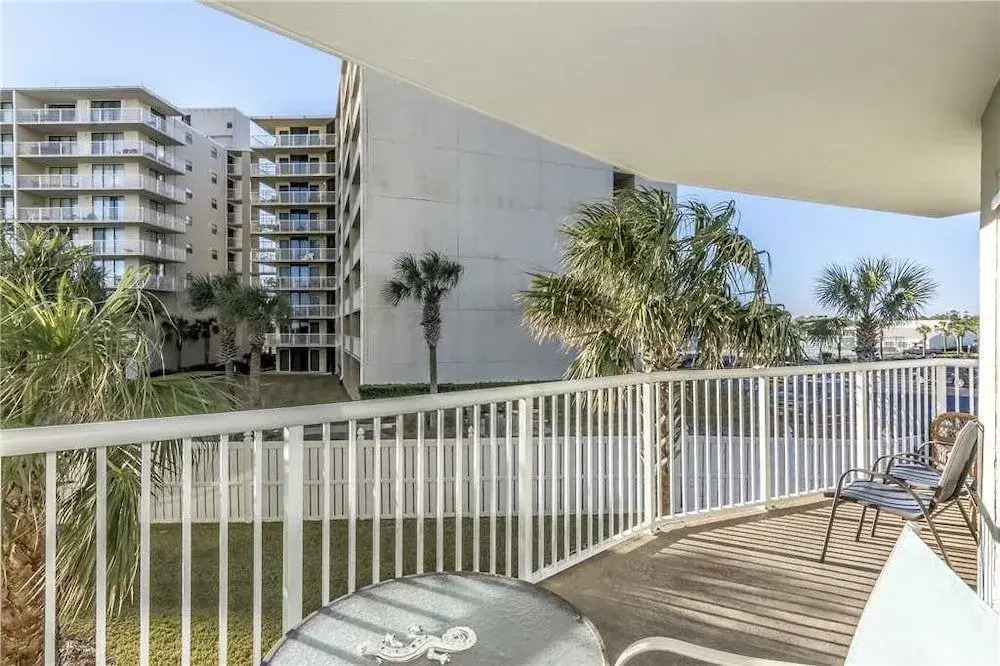 Tradewinds 108 - 1 Br condo by RedAwning