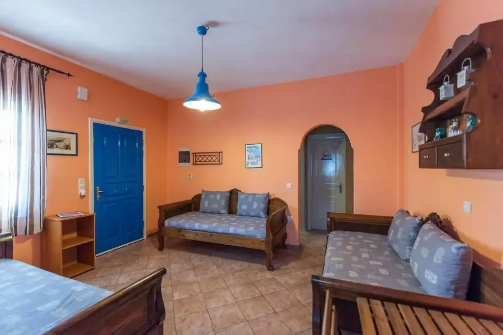 Santorious Spacious Apartment