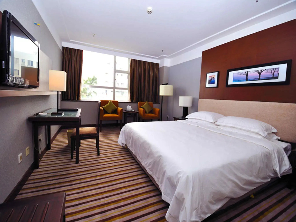 Poly Hotel