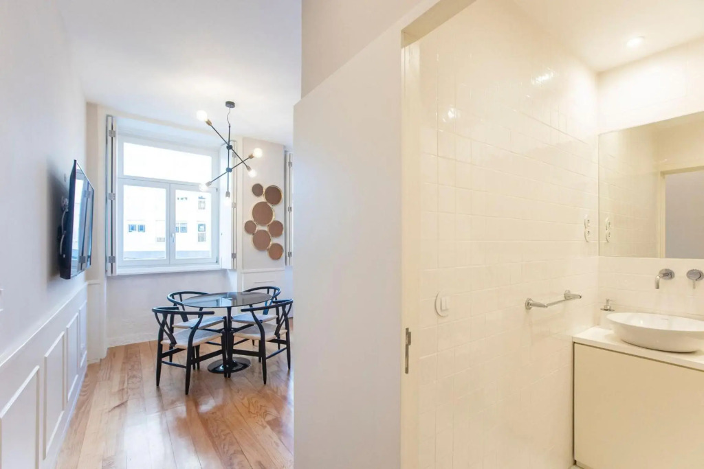 Cute & Bright Flat w/ AC by LovelyStay