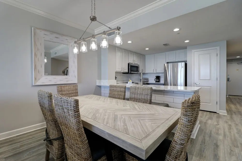 Gulf Front Master Suite! Directly On The Beach! 3 BR / 2 BA! Sleeps 8