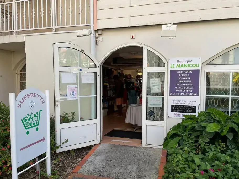 Appartement dans complexe hôtelier bord de mer